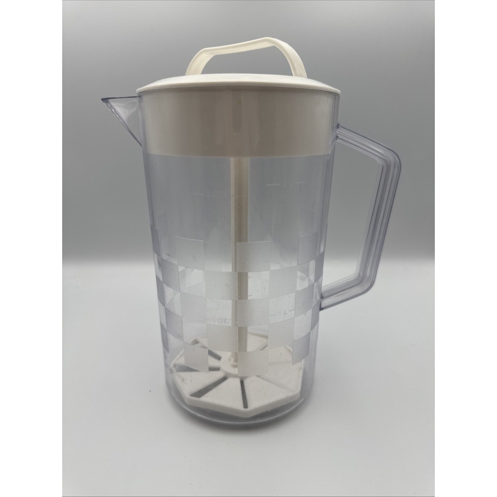 Vintage Pampered Chef 2270 Quick-Stir Pitcher 2 Qt Checkerboard White EUC
